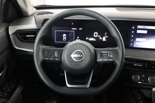 Used 2025 Nissan Kicks SV FWD image 6