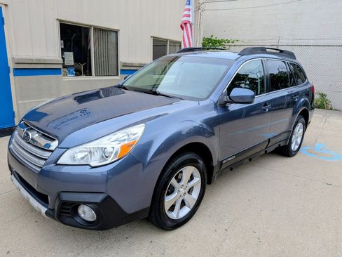Used 2013 Subaru Outback 2.5i Limited AWD/4WD image 1