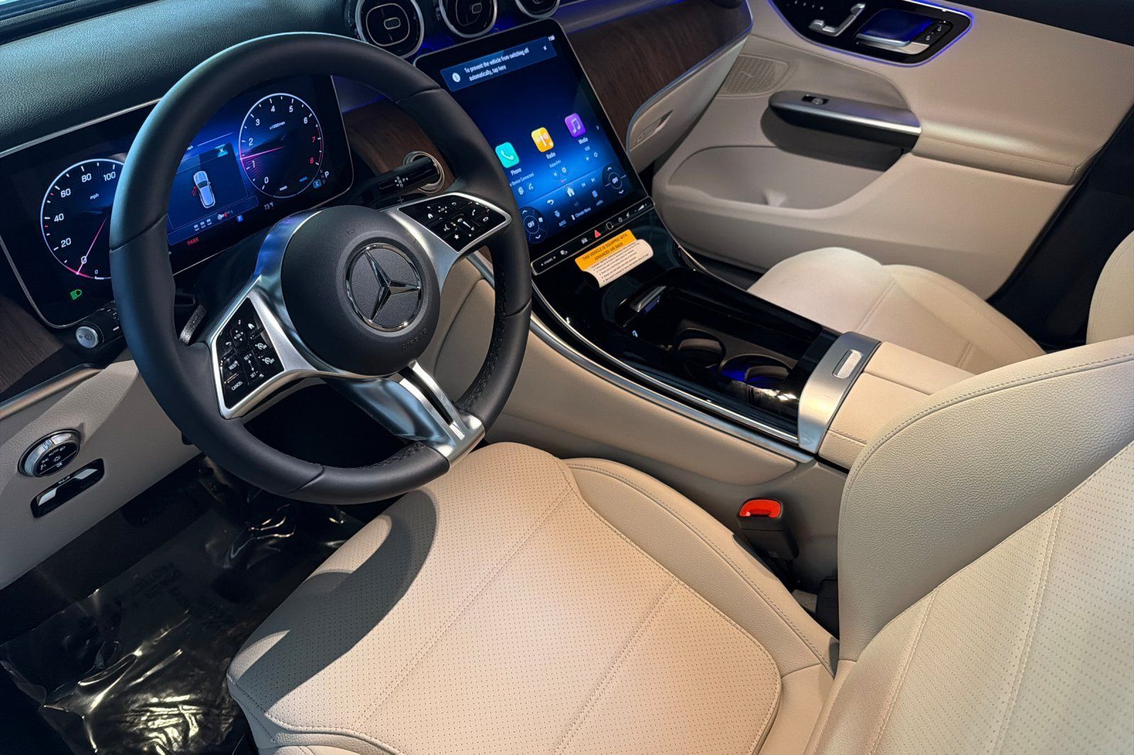 New 2026 Mercedes-Benz GLC 300 image 9