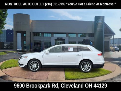 Used 2019 Lincoln MKT AWD image 8