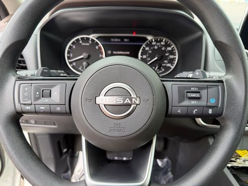 Used 2023 Nissan Rogue SV FWD image 22