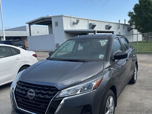 Used 2024 Nissan Kicks S image 1