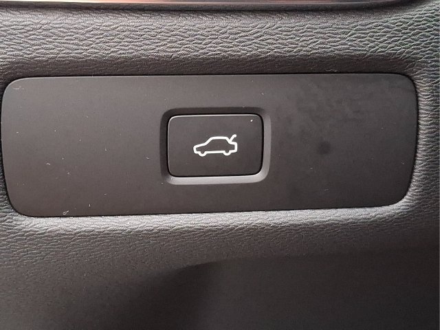 Certified 2026 Volvo XC60 B5 Plus AWD/4WD image 20