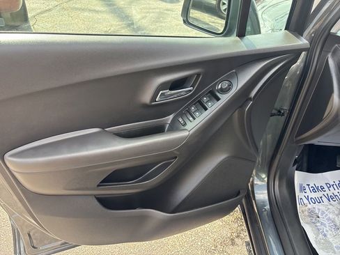 Used 2018 Chevrolet Trax LT AWD/4WD image 21