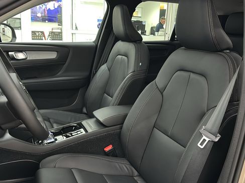 New 2026 Volvo XC40 B5 Ultra w/ Protection Package Premier image 23