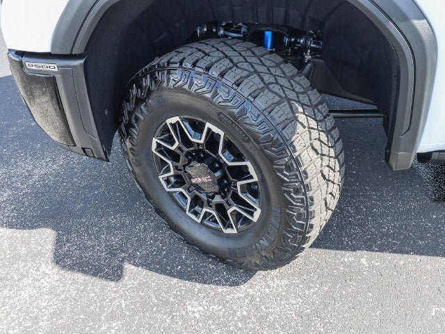 Used 2026 GMC Sierra 2500 AT4X AWD/4WD image 32
