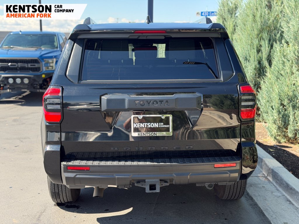 Used 2025 Toyota 4Runner SR5 AWD/4WD image 6