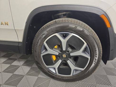 Used 2023 Rivian R1S Adventure image 11