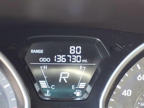 Used 2012 Hyundai Elantra GLS FWD image 25