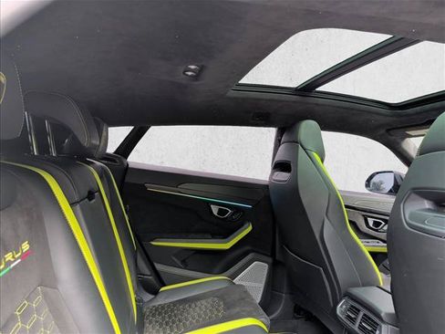 Used 2022 Lamborghini Urus AWD/4WD image 21