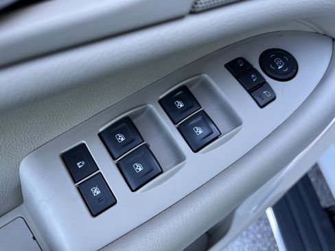 Used 2019 Cadillac Escalade Premium Luxury image 12