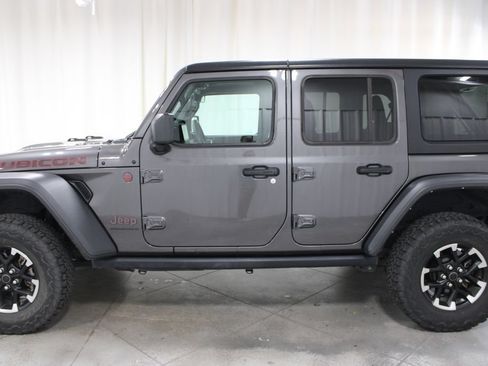 Used 2025 Jeep Wrangler Unlimited Rubicon AWD/4WD image 6