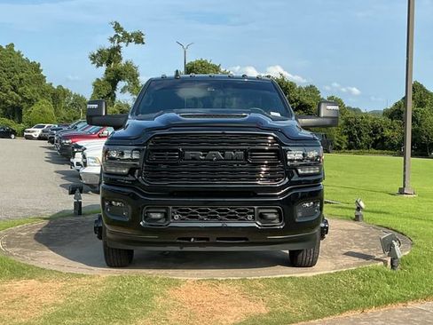 Used 2024 RAM 3500 Limited AWD/4WD image 2
