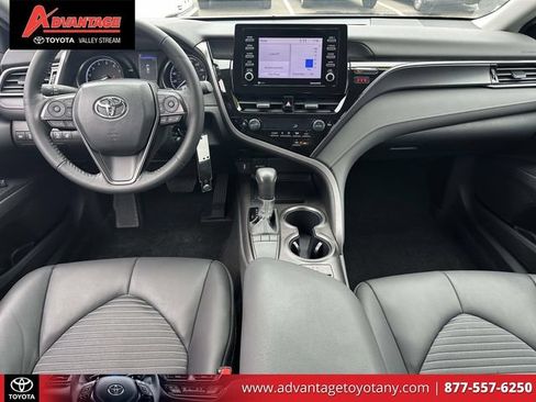 Used 2024 Toyota Camry SE w/ Cold Weather Package FWD image 18