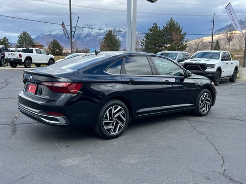 Used 2023 Volkswagen Jetta SEL image 9