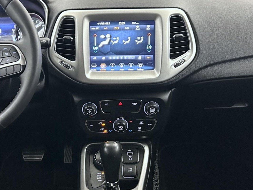 Used 2021 Jeep Compass Latitude AWD/4WD image 12