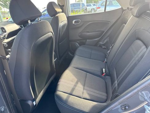 Used 2023 Hyundai Venue SEL FWD image 13