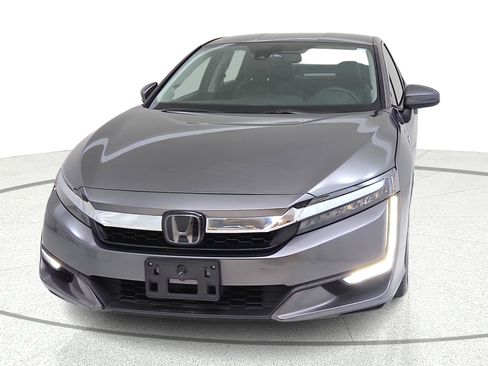 Used 2018 Honda Clarity Plug-In Hybrid image 2