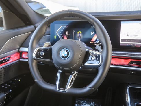 Used 2025 BMW 750e xDrive w/ Premium Package image 12
