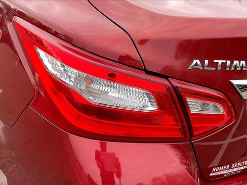 Used 2016 Nissan Altima 2.5 SL w/ Moonroof Package image 29