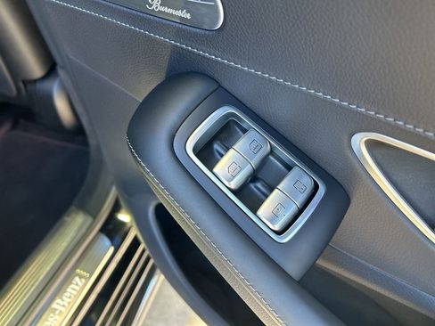 Used 2019 Mercedes-Benz S 560e image 38