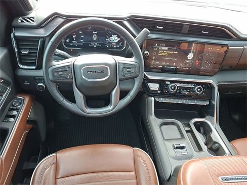 Used 2024 GMC Sierra 2500 Denali Ultimate w/ Snow Plow Prep/Camper Package image 20