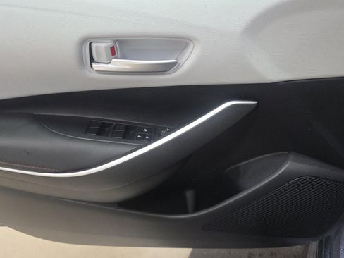 Used 2025 Toyota Corolla SE FWD image 9