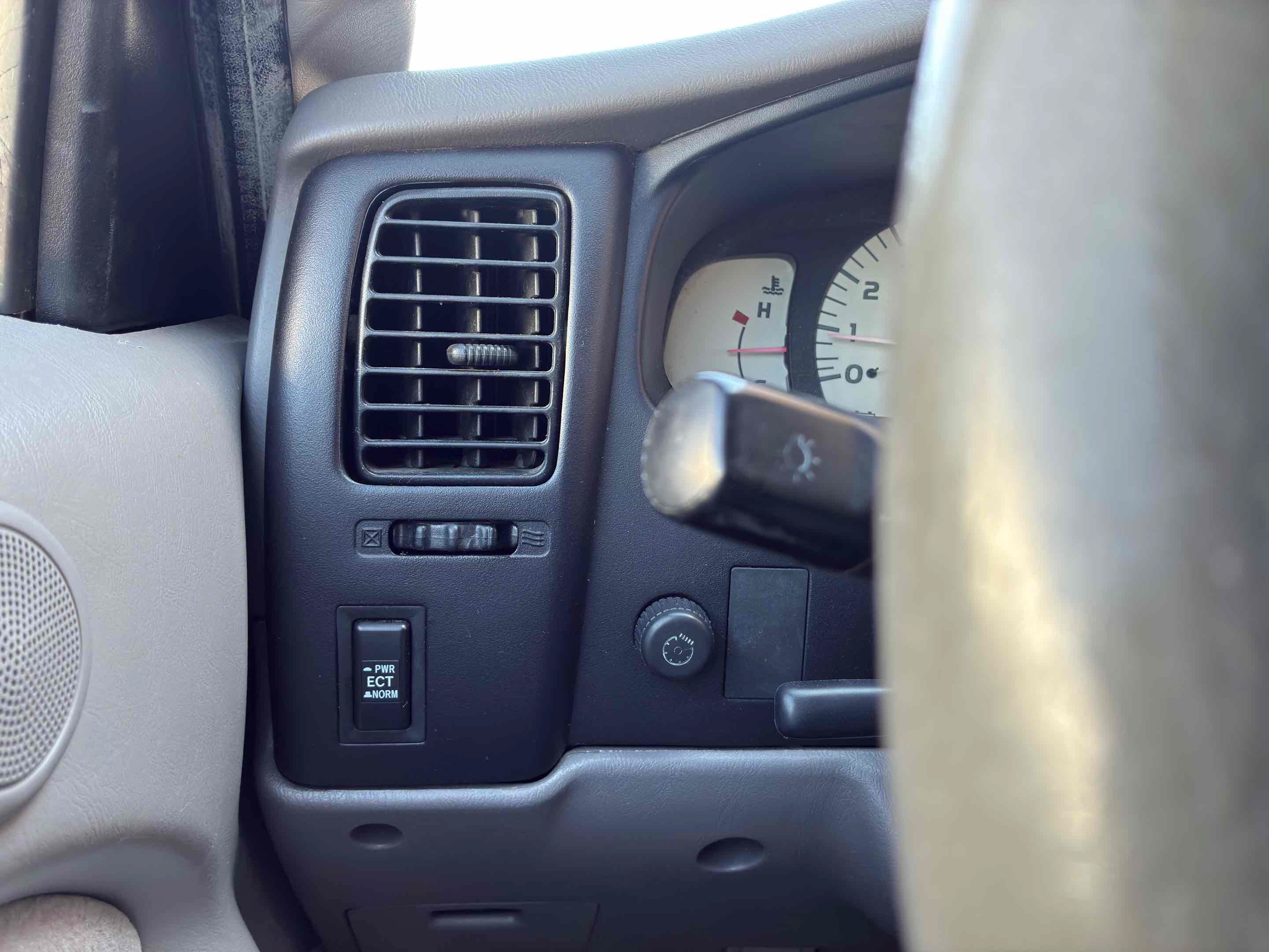 Used 2001 Toyota Tacoma PreRunner RWD image 31