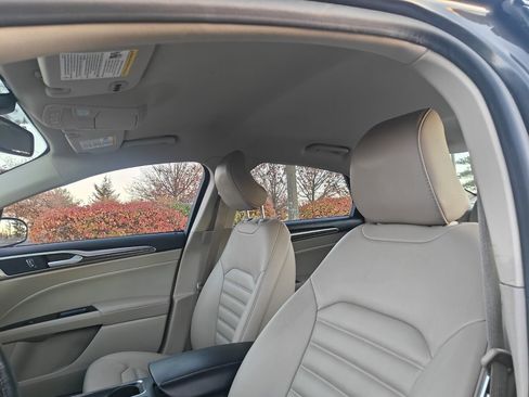 Used 2019 Ford Fusion SEL image 27