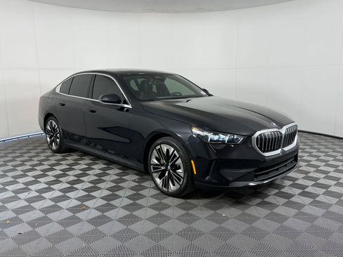 Used 2026 BMW 530i image 7