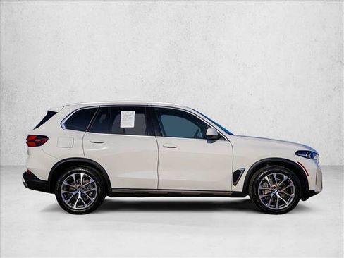 Used 2024 BMW X5 xDrive40i w/ Parking Assistance Package AWD/4WD image 4