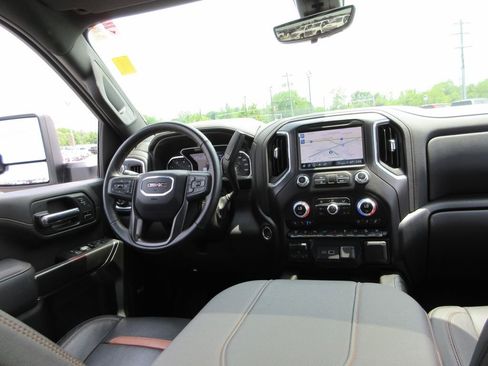 Used 2023 GMC Sierra 2500 AT4 w/ AT4 Premium Plus Package AWD/4WD image 29