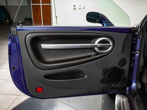 Used 2004 Chevrolet SSR w/ Preferred Equipment Group RWD image 23