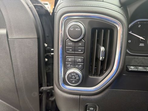 Used 2022 GMC Sierra 3500 Denali w/ Denali Ultimate Package image 28