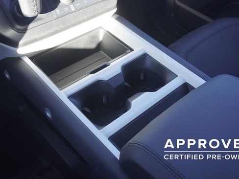 Used 2025 Land Rover Defender 110 S image 14