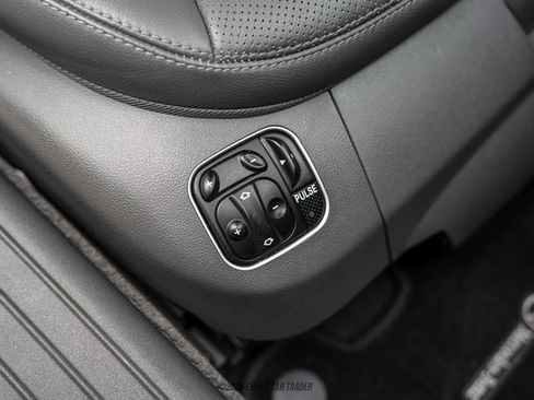 Used 2004 Mercedes-Benz SL 500 image 44