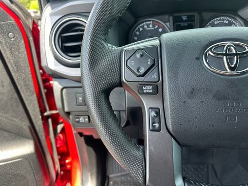 Used 2022 Toyota Tacoma TRD Off-Road w/ Technology Package AWD/4WD image 21