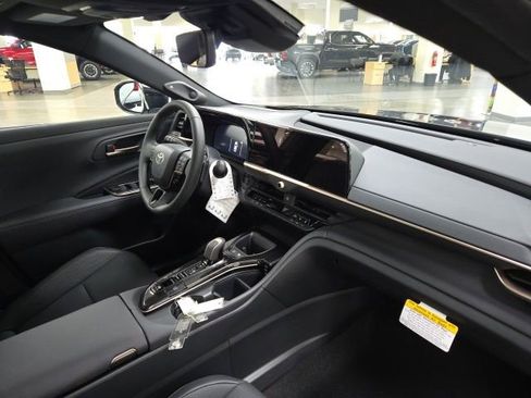 New 2026 Toyota Crown Platinum image 9