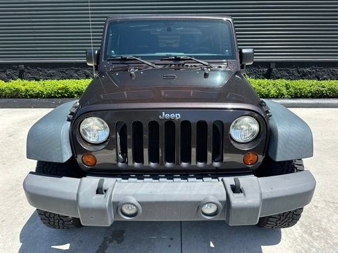 Used 2013 Jeep Wrangler Sport AWD/4WD image 8