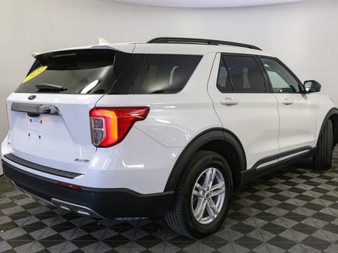 Used 2023 Ford Explorer XLT w/ Equipment Group 202A AWD/4WD image 13