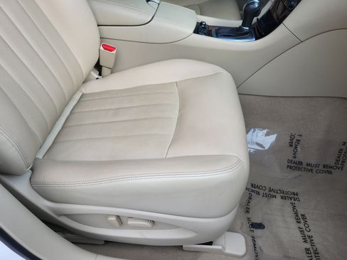 Used 2017 INFINITI QX50 AWD w/ Technology Package image 18