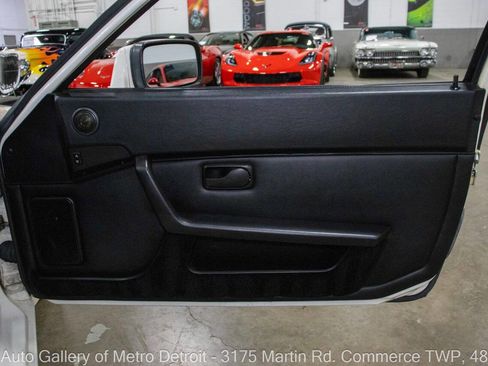 Used 1988 Porsche 944 Turbo image 35