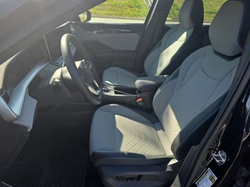 Used 2025 Volkswagen Tiguan SE R-Line AWD/4WD image 10