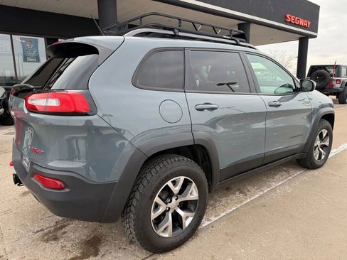 Used 2015 Jeep Cherokee Trailhawk w/ Comfort/Convenience Group image 8