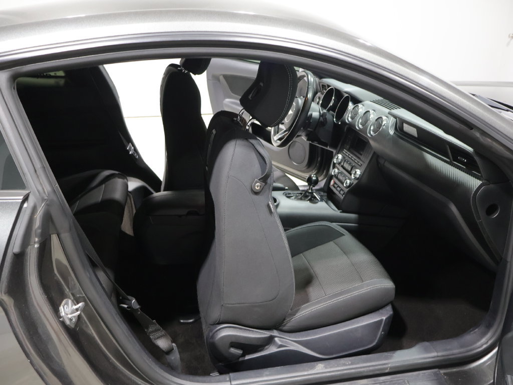 Used 2016 Ford Mustang Coupe w/ Equipment Group 051A RWD image 18