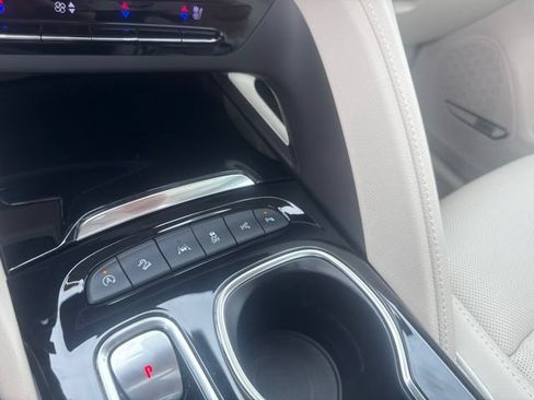Used 2023 Buick Envision Avenir AWD/4WD image 25