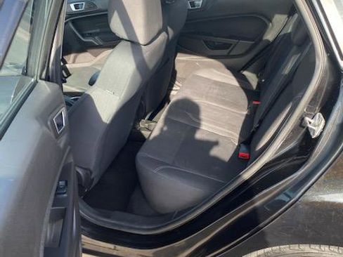 Used 2014 Ford Fiesta SE image 2