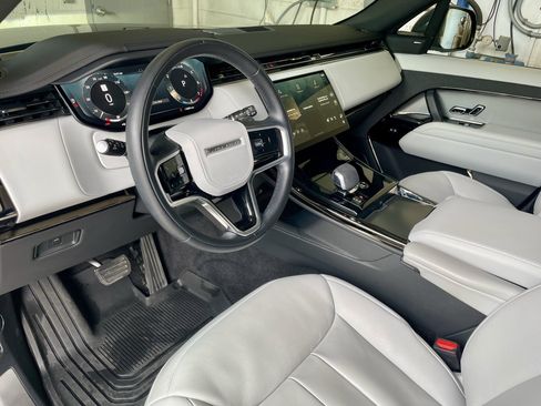 Used 2024 Land Rover Range Rover Sport SE image 13