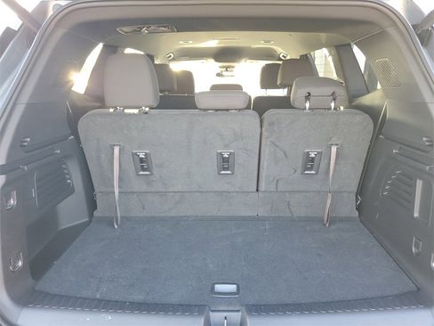 Used 2025 GMC Acadia Elevation w/ Black Edition image 9