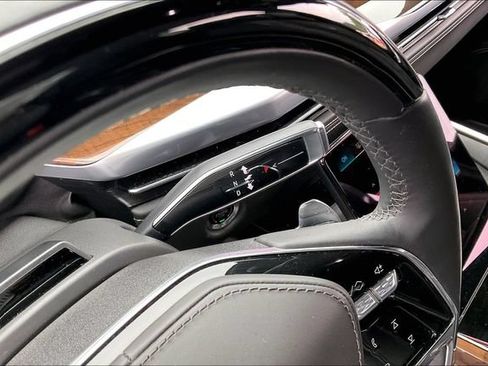 Used 2025 Cadillac Escalade Sport Platinum w/ LPO, ONYX Package AWD/4WD image 13